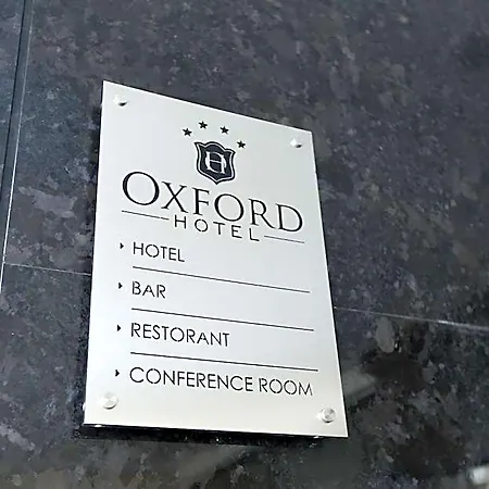 Oxford מלון טיראנה