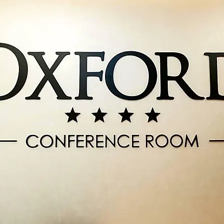 Oxford מלון טיראנה