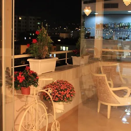 Oxford Tirana