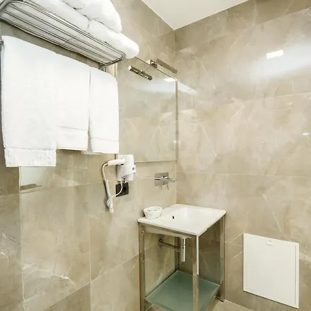 Oxford 4* Tirana